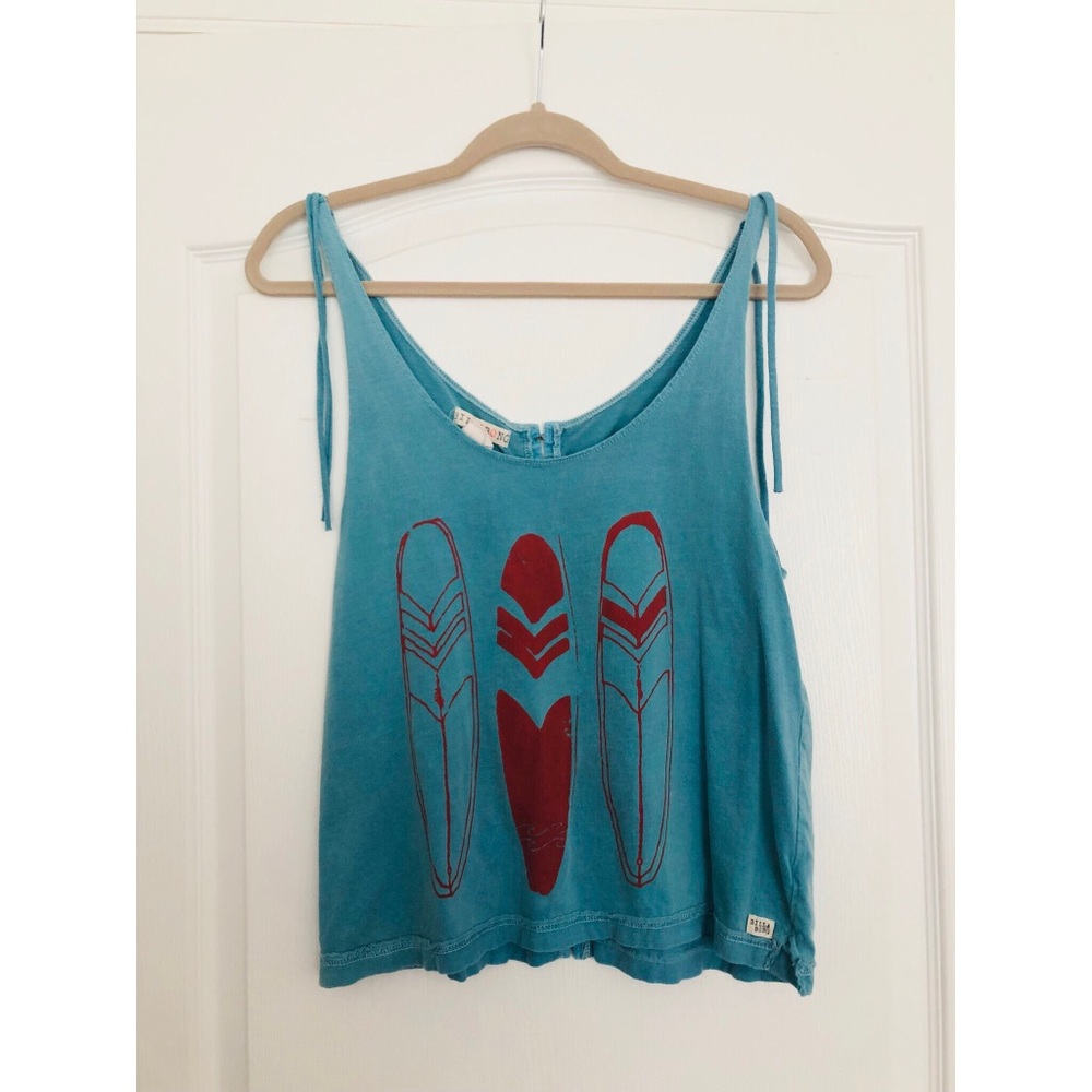 Blue billabong surf tank
